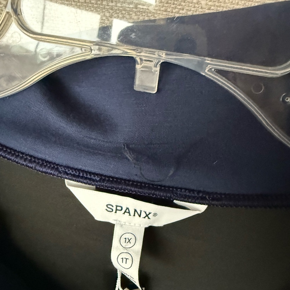 NWT SPANX AirEssentials® Pique
Full Zip Plus Size Track Jacket, Navy, 1X - Picture 4 of 8